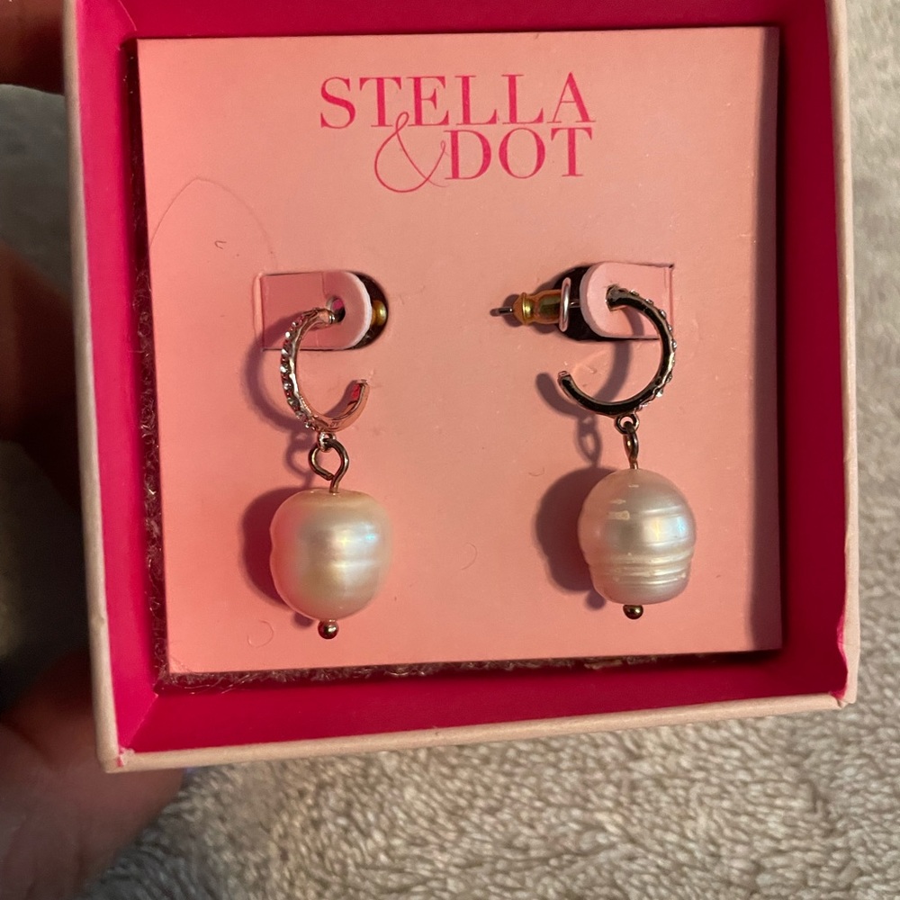 Pearl Huggies:rose gold metal, pave and pearls